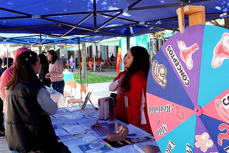 Diversos stands de orientación e interacción atendieron las consultas y requerimientos de la comunidad universitaria.